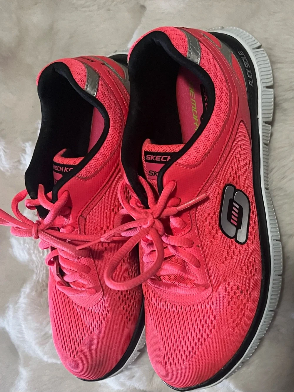 Skechers Women's Neon Pink Athletic Sneakers, Size 8.